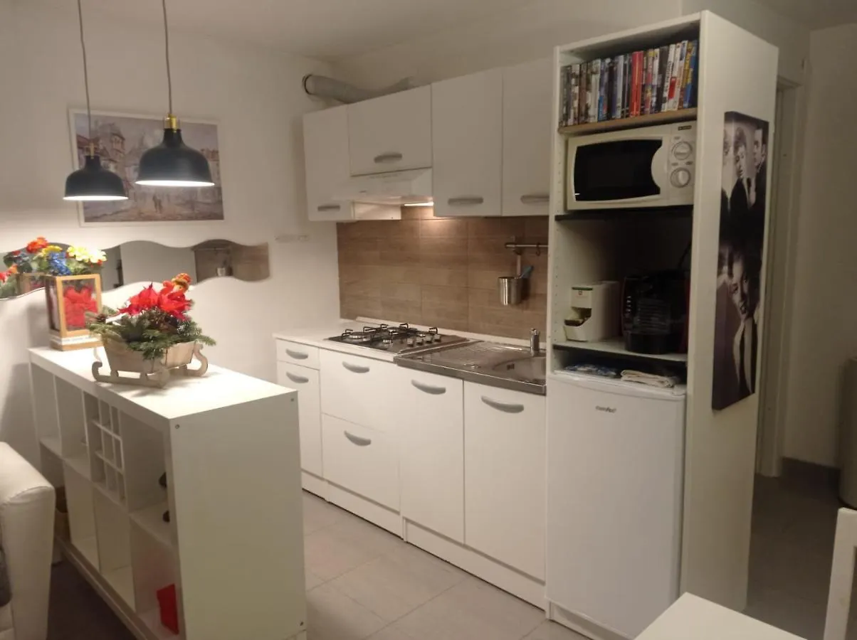 Apartment Villa Verde Bed And Breakfast Uggiate-Trevano